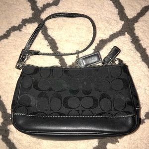 AUTHENTIC Coach clutch/wristlet/purse